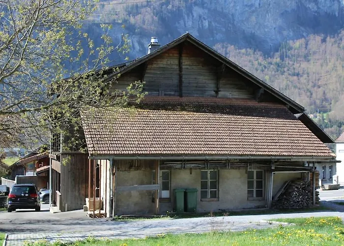 Family-Friendly Chalet Apt With Balcony