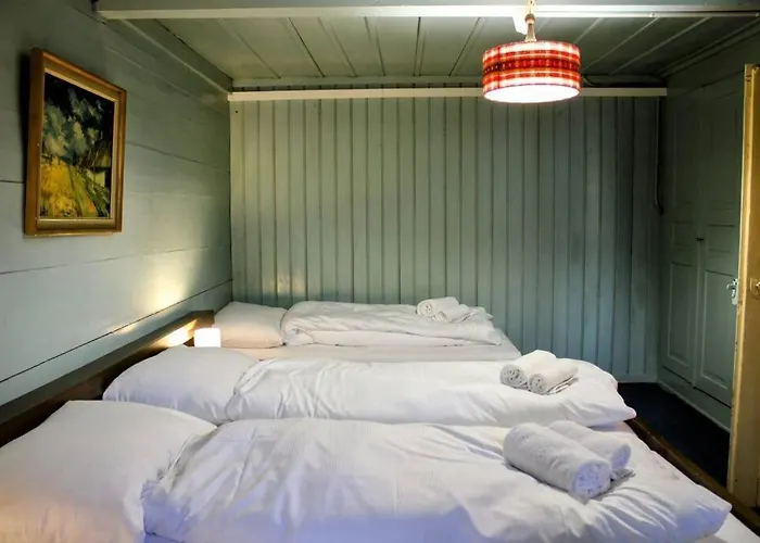 Family-Friendly Chalet Apt With Balcony